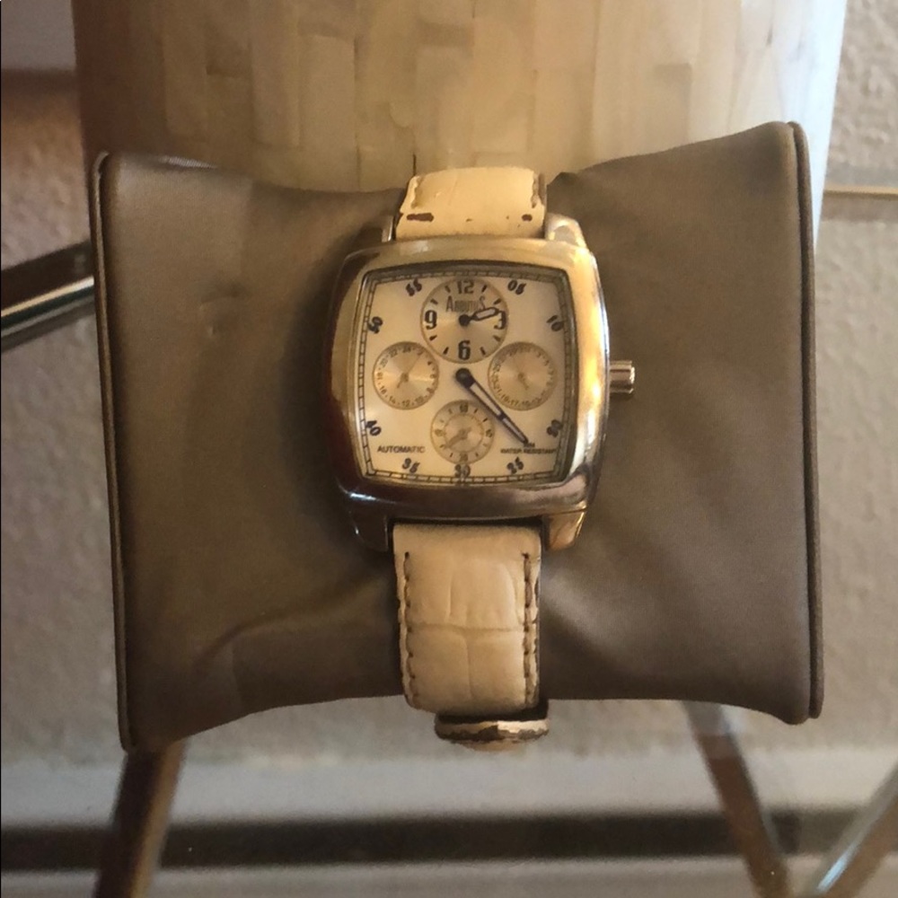 Arbutus watch!